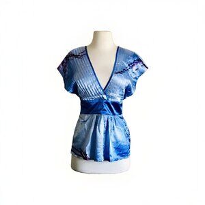 Catwalk Studio’s Women’s Blue Satin Blouse Size‎ Medium
